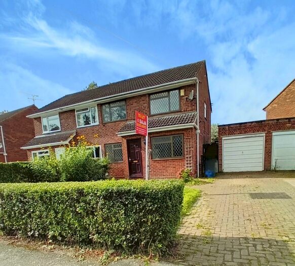 3 Bedroom Semi-Detached House To Rent In Arrow Road, Farnborough, GU14