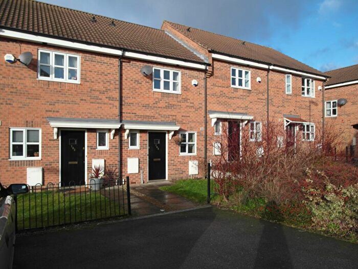 2 Bedroom Town House For Sale In Shire Road, Morley, LS27