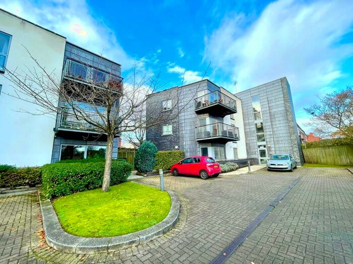 2 Bedroom Apartment To Rent In Barlow Moor Road, Chorlton, M21