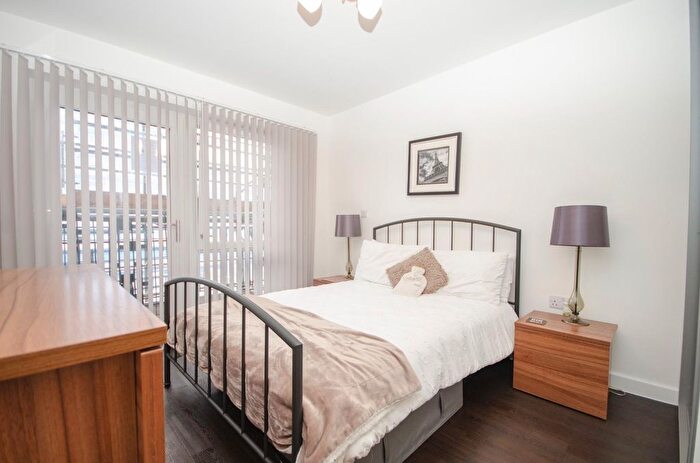 2 Bedroom Flat For Sale In Denyer Walk, Southampton, SO19