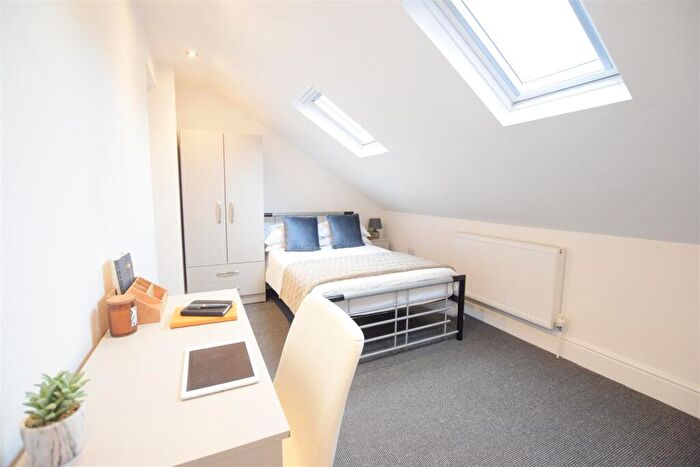 5 Bedroom Terraced House To Rent In Allison Street - Student House - /, LN1