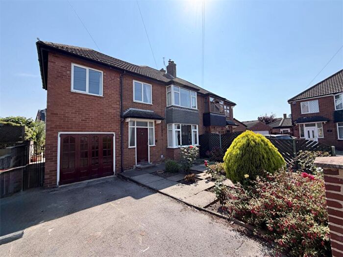 4 Bedroom Semi Detached House For Sale In Brunswick Gardens, Garforth, Leeds, LS25