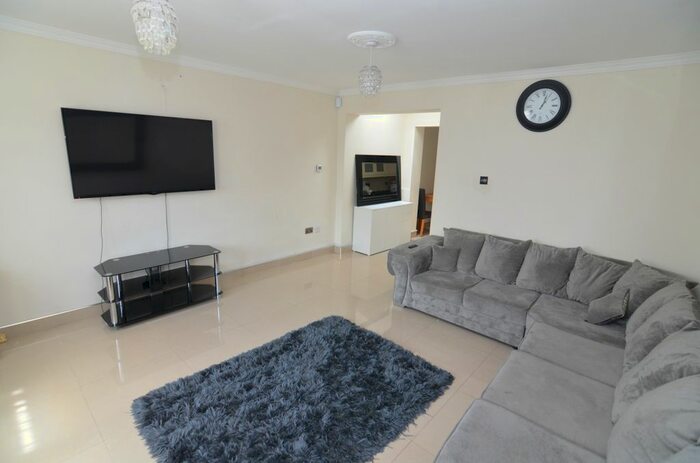 4 Bedroom Terraced House To Rent In Lewis Road, Sidcup, DA14