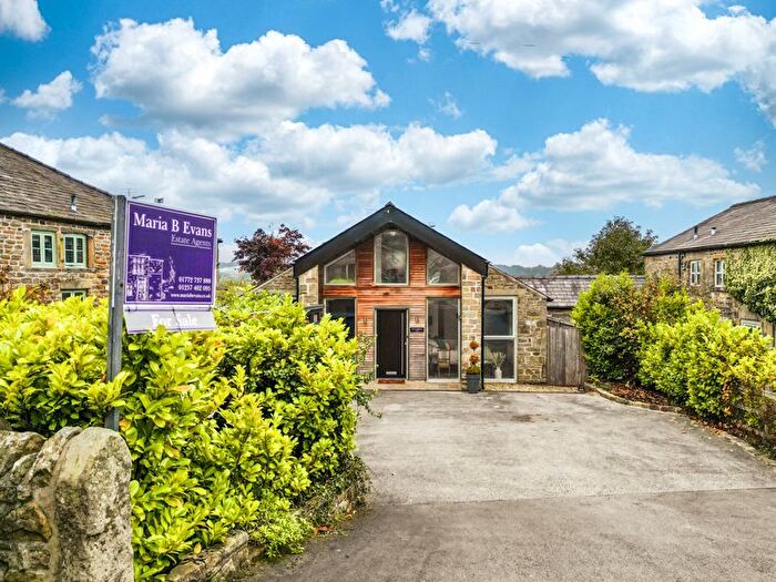 4 Bedroom Barn Conversion For Sale In Arley Lane, Haigh, WN1