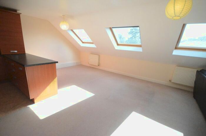 1 Bedroom Flat To Rent In Tinker Brook Close, Oswaldtwistle, Accrington, BB5