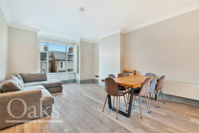 3 Bedroom Maisonette To Rent In Birchanger Road, South Norwood, SE25