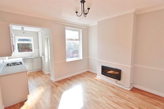 3 Bedroom Terraced House To Rent In Alderson Road, Sheffield, S2