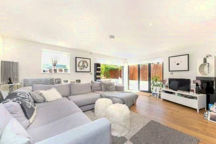 3 Bedroom Apartment To Rent In Adelaide Road, London, NW3