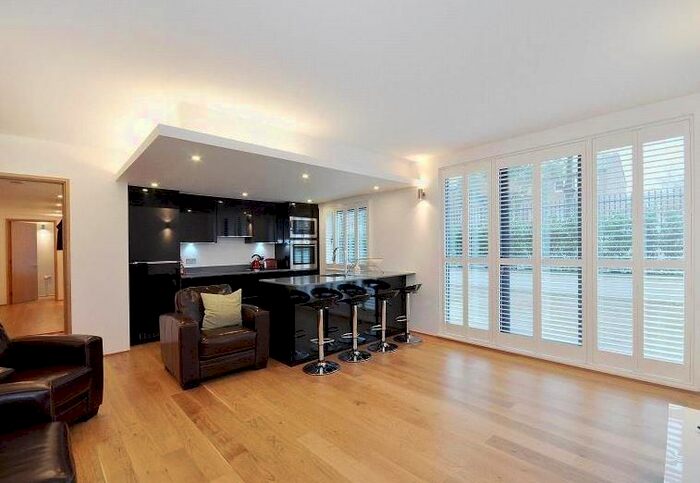 2 Bedroom Flat To Rent In Barlby Road, London, W10