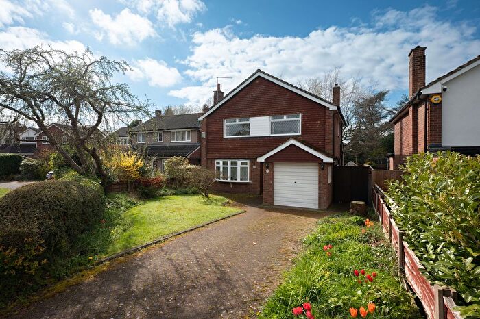 4 Bedroom Detached House For Sale In Holly Road, Poynton, Cheshire, SK12