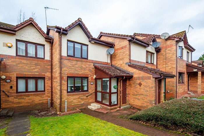 2 Bedroom Terraced House For Sale In The Paddock, Busby, G76