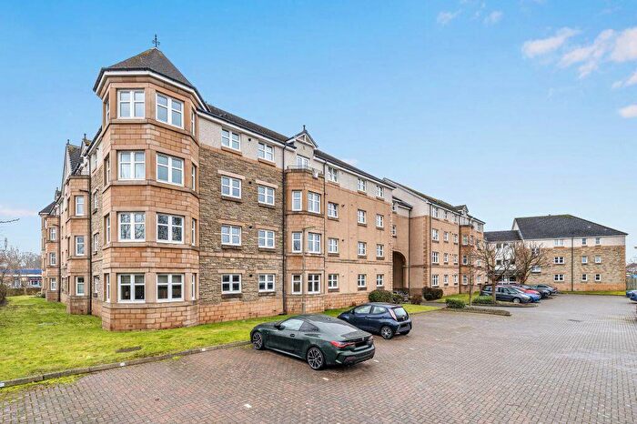 3 Bedroom Flat For Sale In / Meadow Place Road, Corstorphine, Edinburgh, EH12