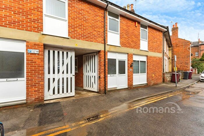 2 Bedroom Flat To Rent In Boult Street, Reading, Berkshire, RG1