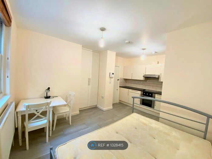 Studio To Rent In 199 Royal College Street, Camden NW1