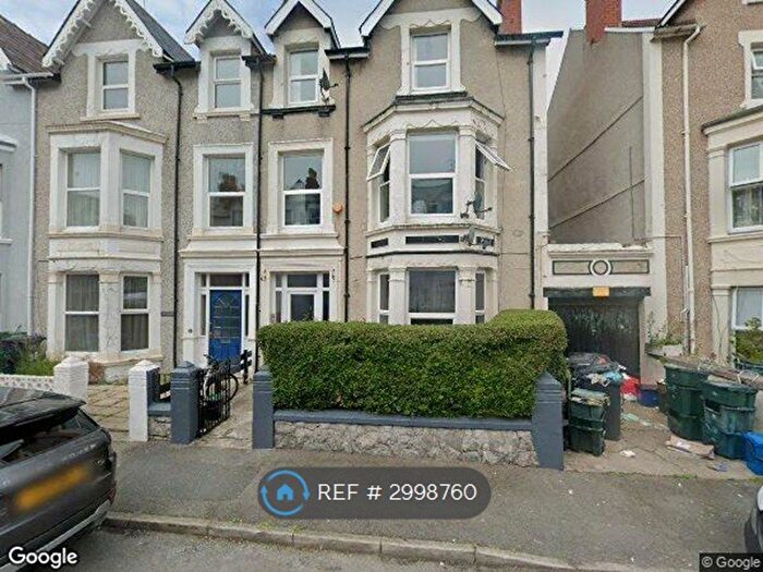 2 Bedroom Flat To Rent In Clifton Road, Llandudno, LL30