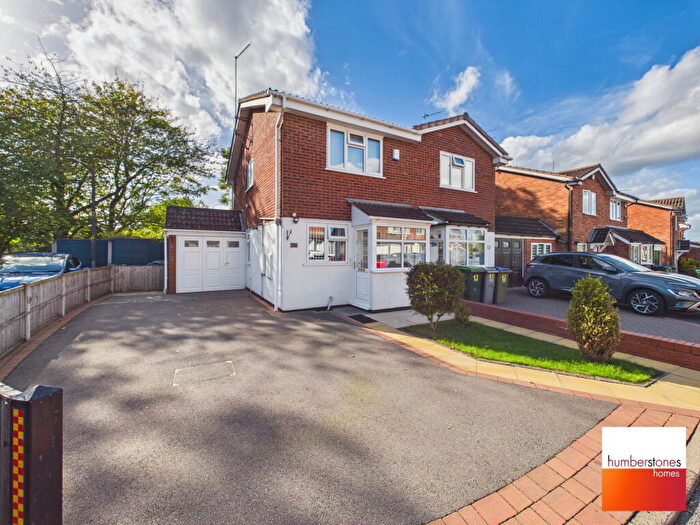2 Bedroom Semi-Detached House For Sale In Hollyoake Close, Oldbury, B68
