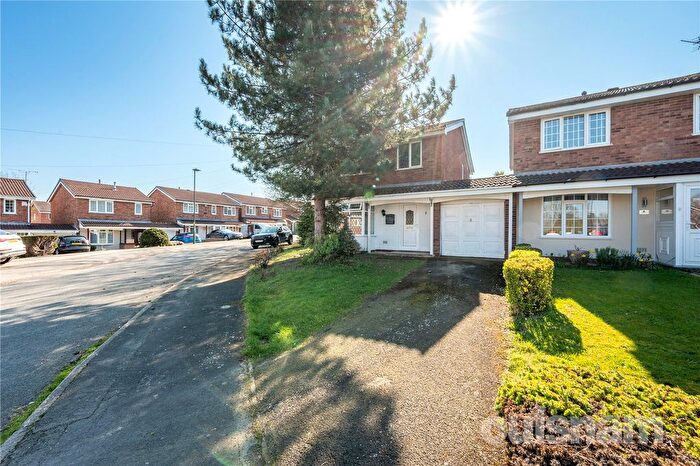 3 Bedroom Link Detached House For Sale In Furlong Meadow, Northfield, Birmingham, B31