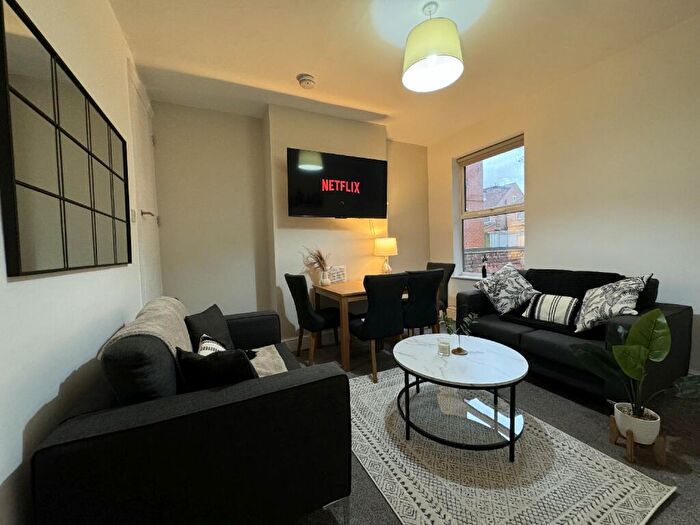 4 Bedroom House To Rent In City Road, Dunkirk, Nottingham, Nottinghamshire, NG7