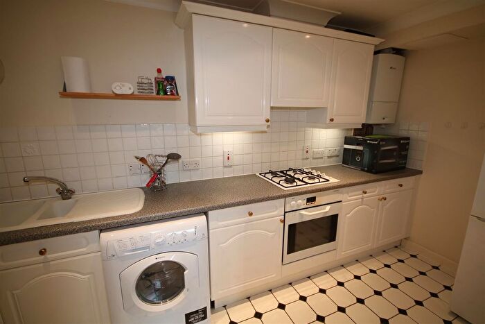 2 Bedroom Flat To Rent In Station Road West, Canterbury, CT2