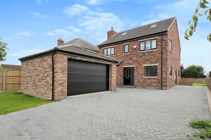 5 Bedroom Detached House For Sale In Mere Dyke Road, Luddington, Scunthorpe, DN17