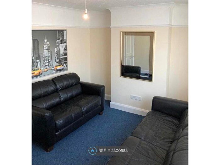 4 Bedroom Semi-Detached House To Rent In Burgess Road, Southampton, SO16