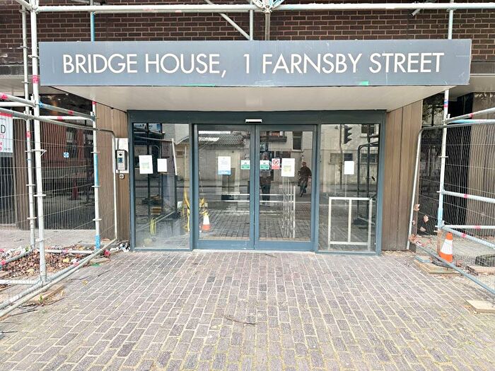 2 Bedroom Flat For Sale In Flat Farnsby Street, Swindon, Wiltshire, SN1