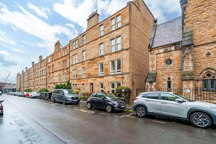 3 Bedroom Flat For Sale In / Caledonian Road, Dalry, Edinburgh, EH11