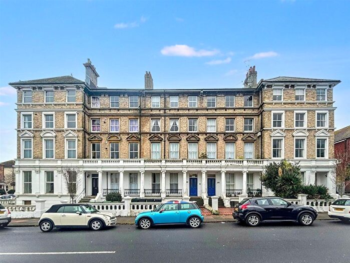 2 Bedroom Flat For Sale In St. Annes Road, Eastbourne, BN21