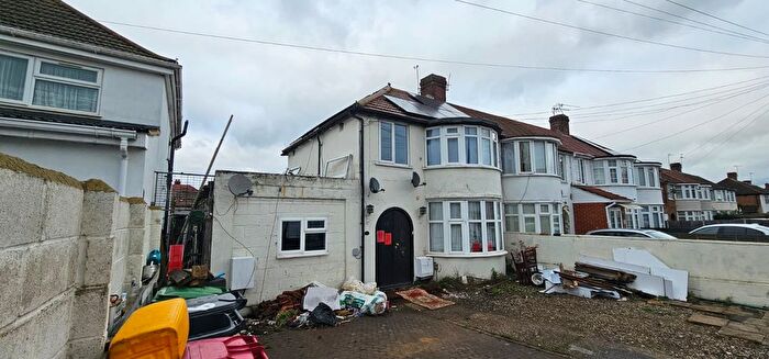 7 Bedroom Property For Sale In Hampshire Avenue, Slough, Berkshire, SL1