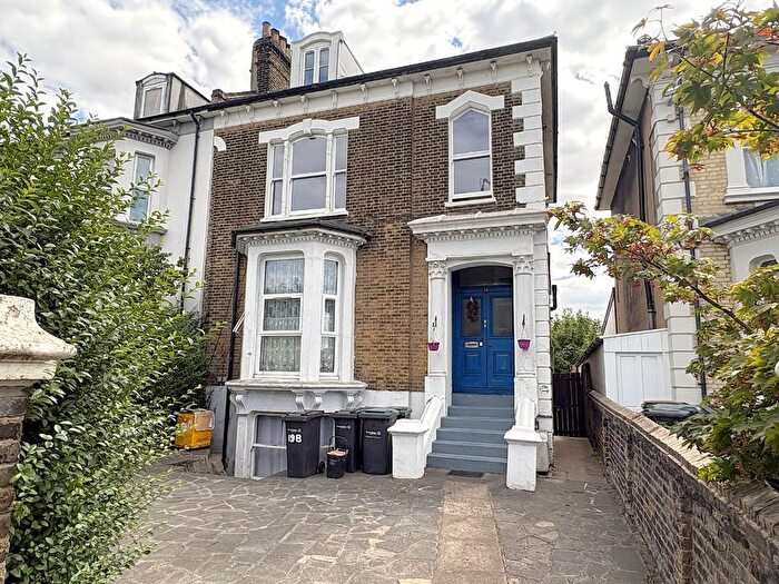 2 Bedroom Flat For Sale In Overcliffe, Gravesend, DA11