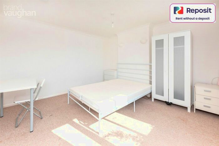 4 Bedroom Semi-Detached House To Rent In Thompson Road, Brighton, BN1