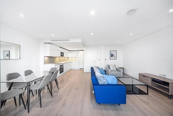 3 Bedroom Flat For Sale In Sky Villas, Islington, N4