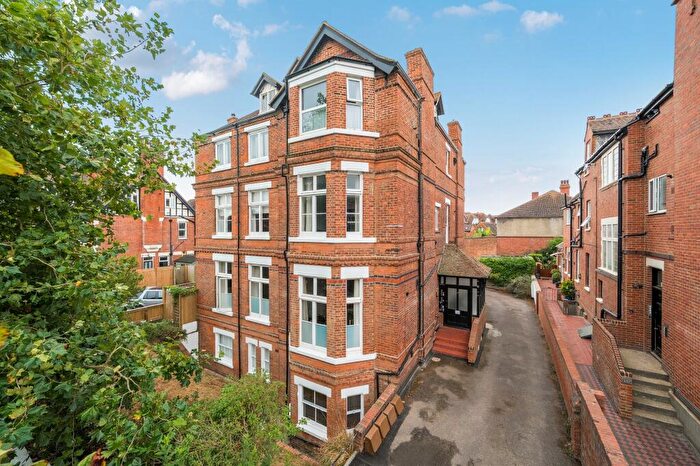 4 Bedroom Flat For Sale In Grimston Avenue, Folkestone, CT20