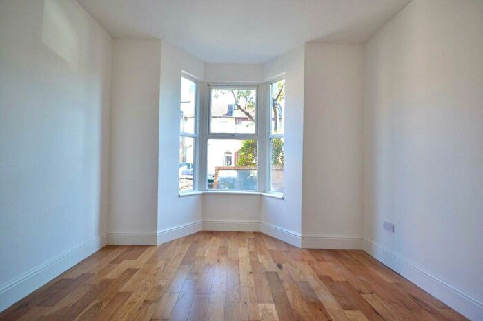 5 Bedroom Terraced House To Rent In Melbourne Road, Walthamstow London - Five Bedroom House, E17
