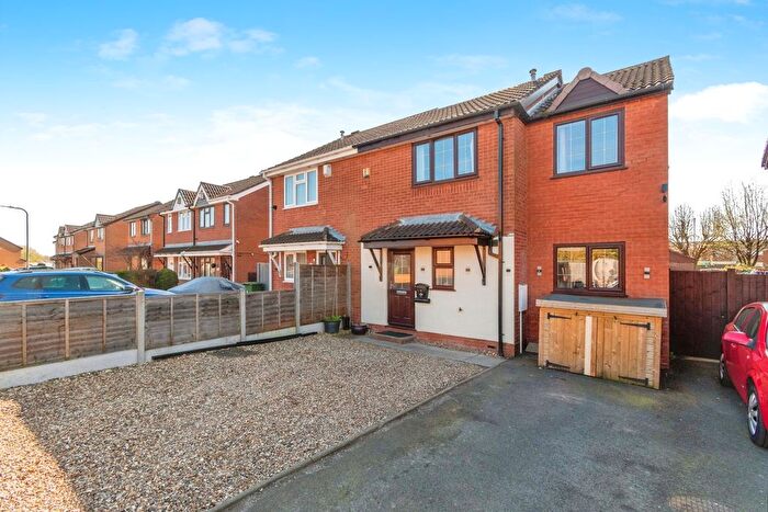 5 Bedroom Semi-Detached House For Sale In Mayfields Drive, Brownhills, Walsall, West Midlands, WS8