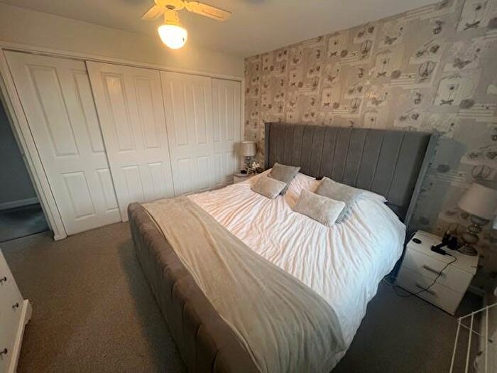 4 Bedroom House To Rent In Lindisfarne, Glascote, Tamworth, B77