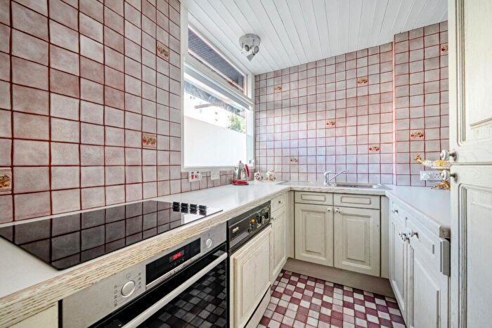 2 Bedroom Flat For Sale In Golden Lane Estate, Clerkenwell, London, EC1Y