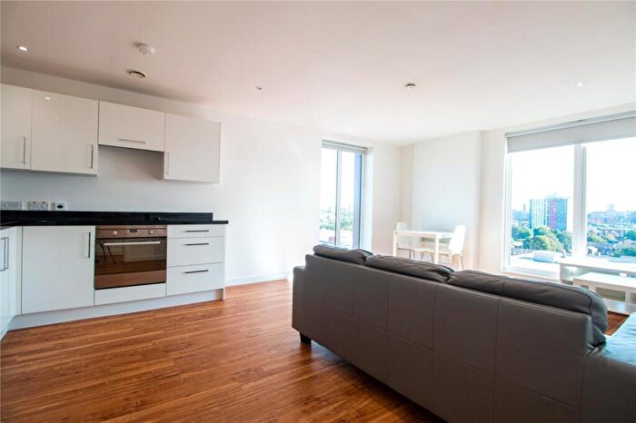 2 Bedroom Flat To Rent In The Exchange, Elmira Way, Salford Quays, Greater Manchester, M5