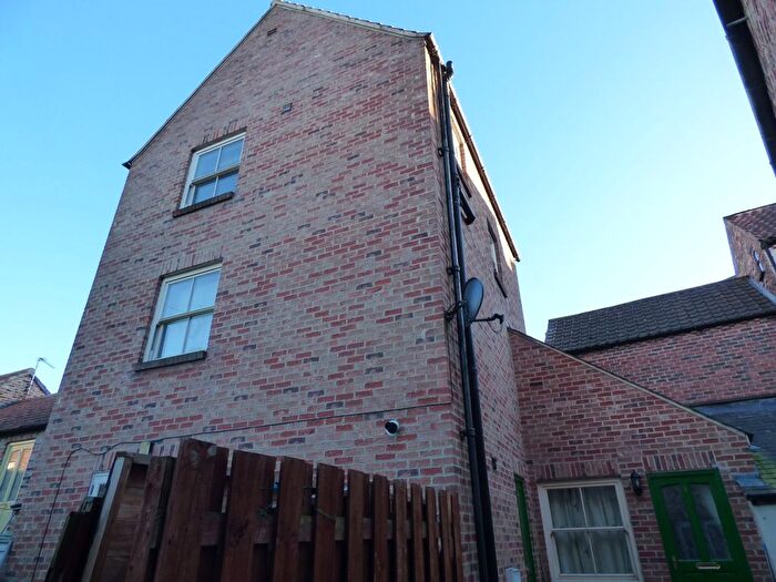 2 Bedroom Flat To Rent In Westgate Mews, Ripon, North Yorkshire, Uk, HG4