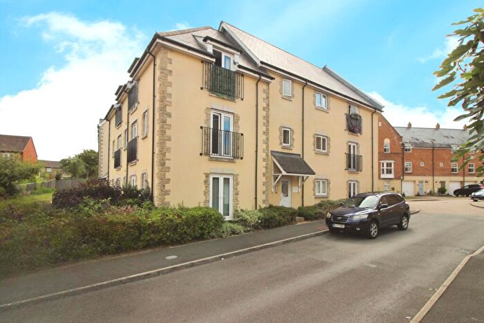 2 Bedroom Apartment For Sale In Dyson Road, Swindon, SN25
