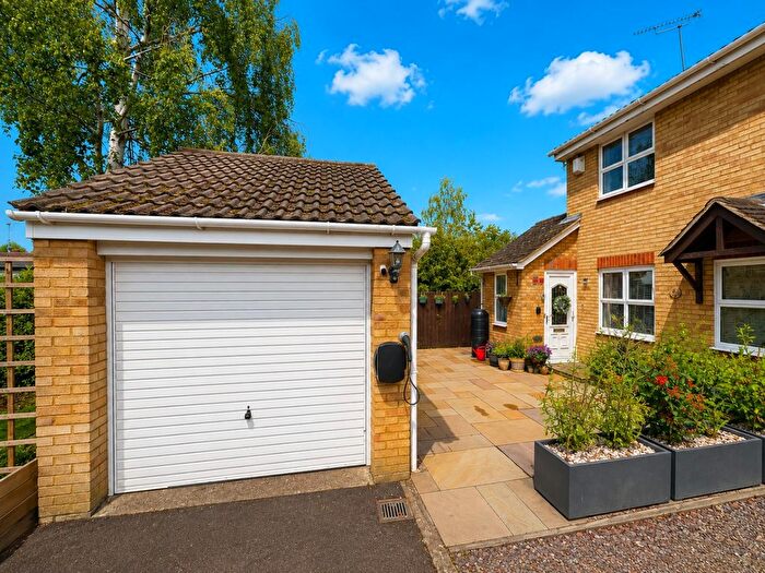 2 Bedroom Semi-Detached House For Sale In Barnwell Drive, Hockley, Essex, SS5