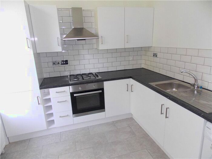 2 Bedroom Flat To Rent In Thicket Road, London, SE20
