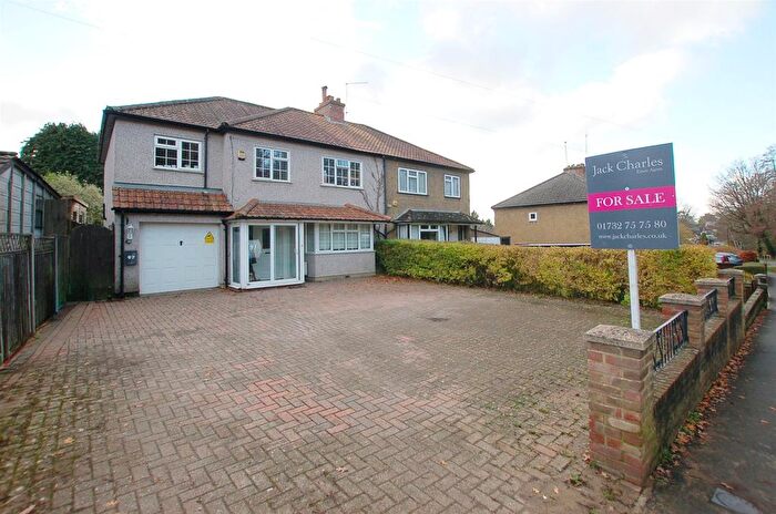 4 Bedroom Semi Detached House For Sale In Hillingdon Avenue, Sevenoaks, TN13