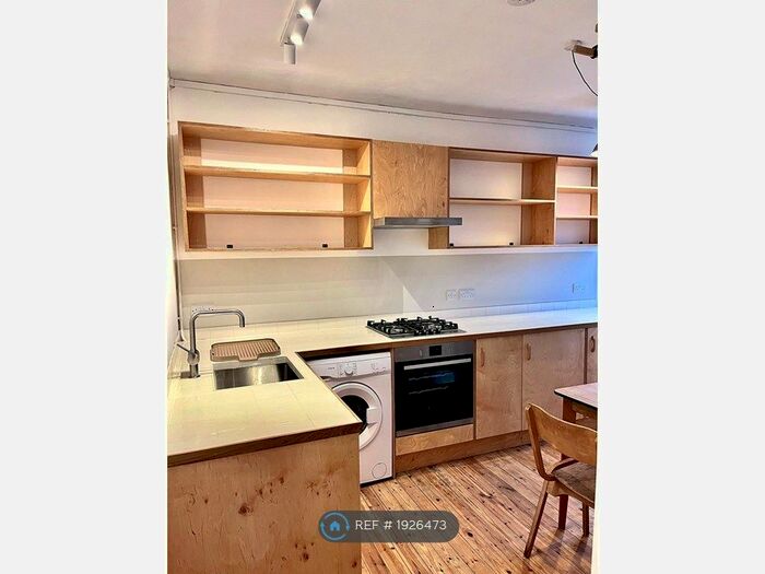 2 Bedroom Maisonette To Rent In East Dulwich Estate, London, SE22