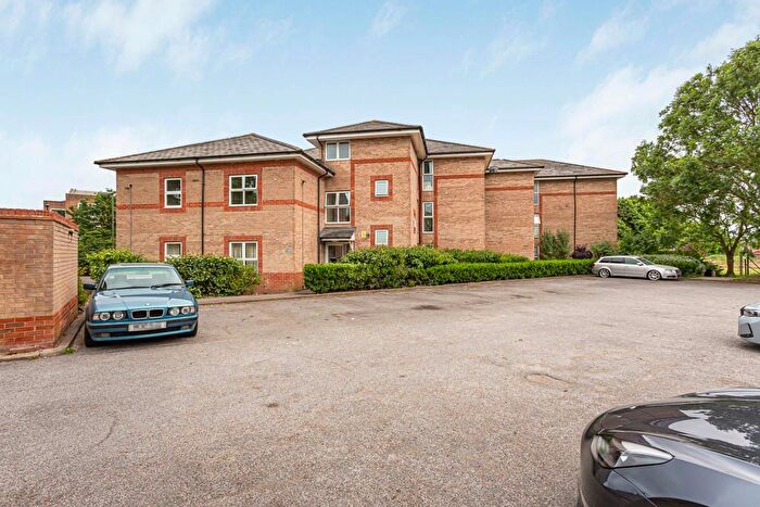 2 Bedroom Flat For Sale In Douglas Road, Stanwell, Staines-Upon-Thames, Surrey, TW19