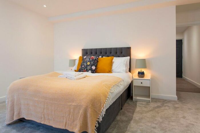 2 Bedroom Flat To Rent In North Road, Cardiff, CF10