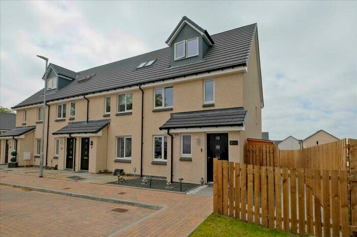 4 Bedroom Town House For Sale In Lotus Crescent, Cleland, ML1