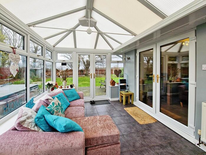 3 Bedroom Detached Bungalow For Sale In St. Lukes Close, Dunsville, Doncaster, DN7