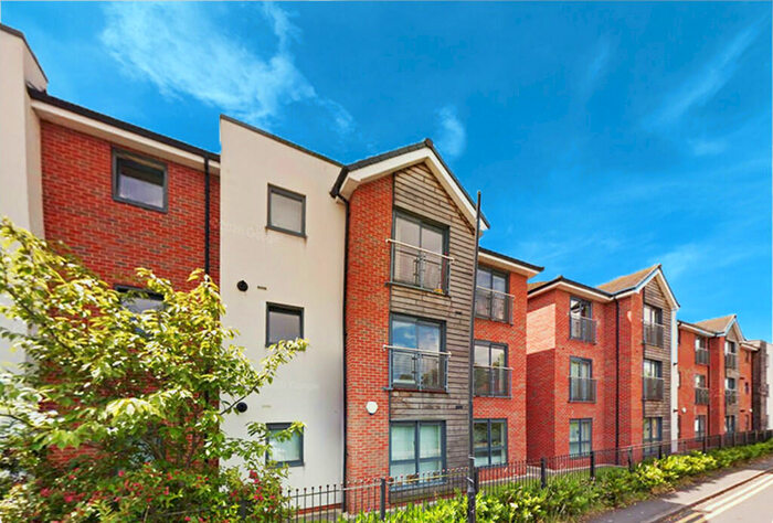 2 Bedroom Flat To Rent In Rectory Court, Armthorpe, Doncaster, DN3