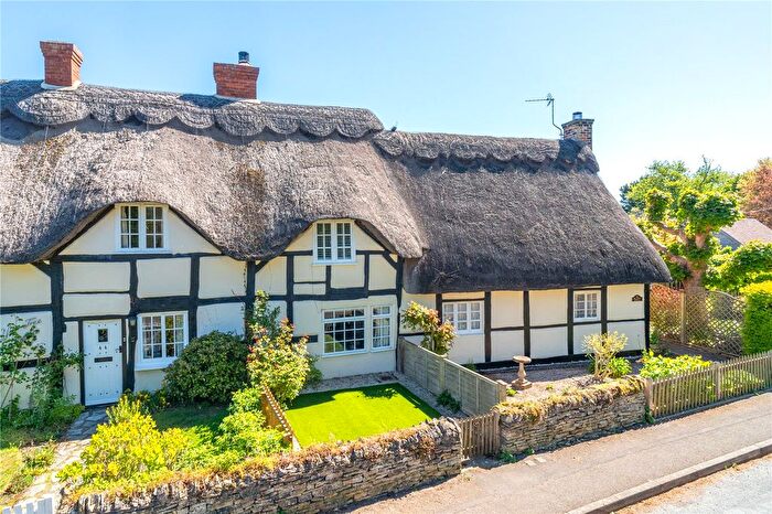 2 Bedroom Terraced House For Sale In Main Street, Dumbleton, Worcestershire, WR11